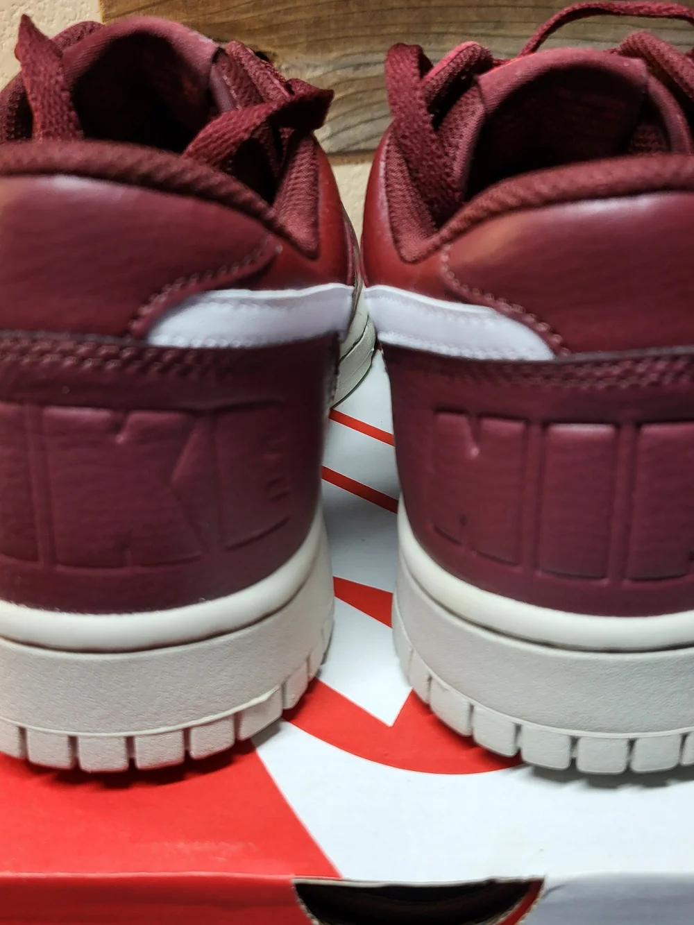 *NEW* Big Nike Low Dark Team Red/White Low Top Sneakers Size Men's 12 Women 13.5
